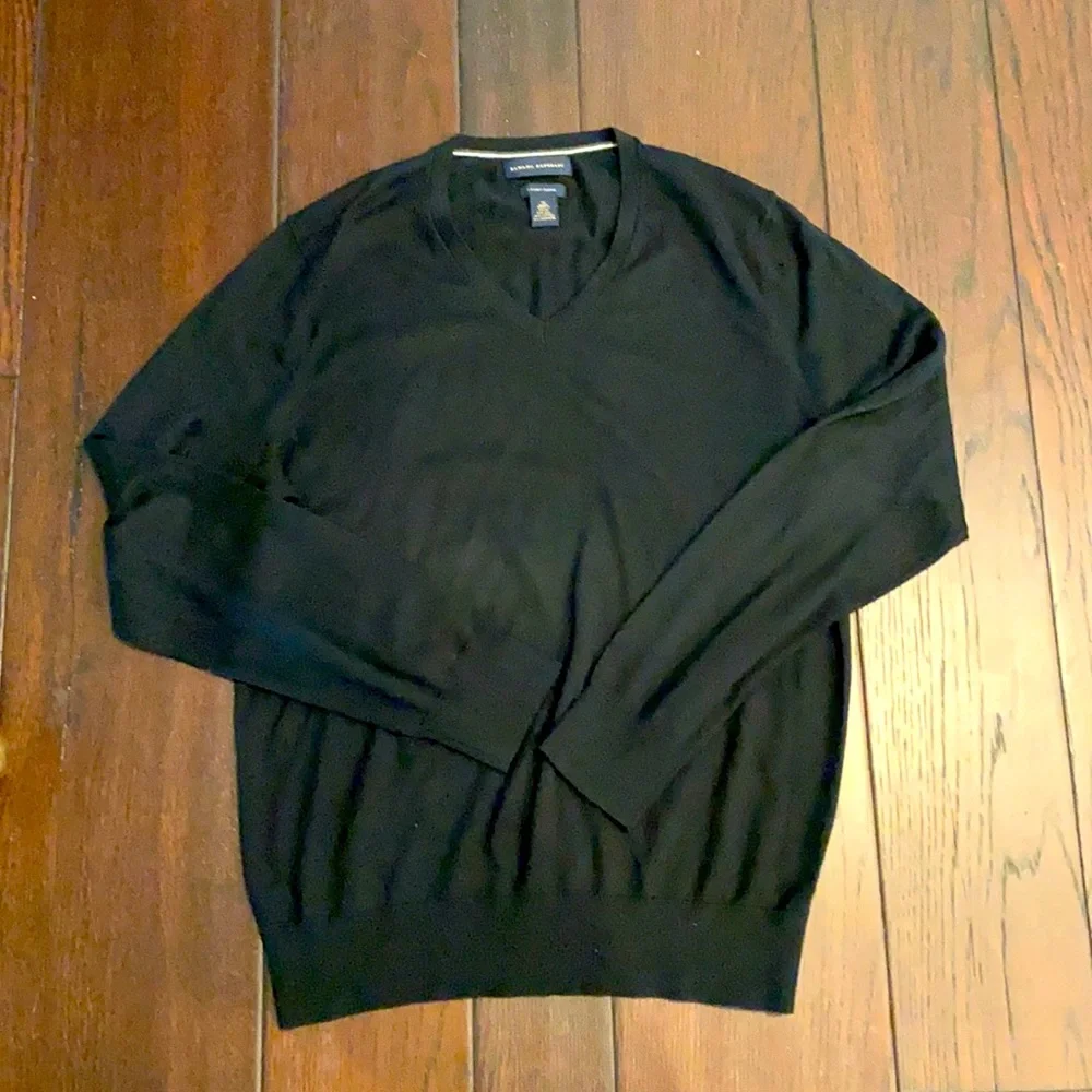 Black sweater- banana republic - Picture 1 of 3